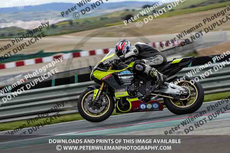 cadwell no limits trackday;cadwell park;cadwell park photographs;cadwell trackday photographs;enduro digital images;event digital images;eventdigitalimages;navarra;no limits trackdays;peter wileman photography;racing digital images;trackday digital images;trackday photos